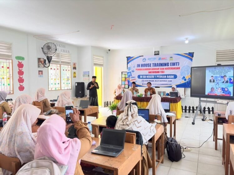 Disdikbud Aceh Besar Gelar IHT Pembelajaran Koding dan AI di SDN 1 Peukan Bada